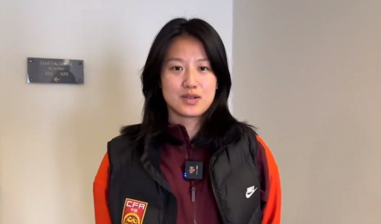  汪琳琳：范迪克是我的偶像和目標，希望變成他那樣全面的中后衛(wèi)