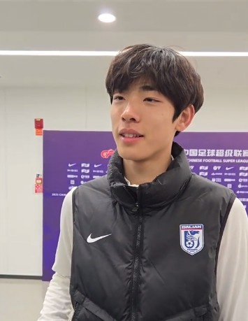  國青歸來上演中超首秀，朱鵬宇：感覺很好，場上大哥們很支持我