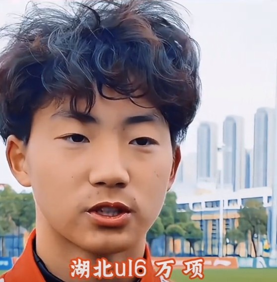  萬項談全運(yùn)會吊射破門：發(fā)現(xiàn)門將站位不是很好，就很自信的射門