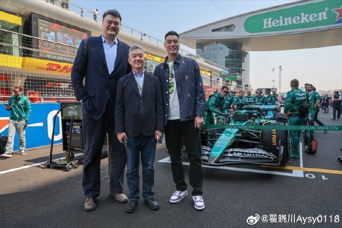  聯(lián)動F1！翟曉川曬與姚明、阿隆索、范志毅、周冠宇等的合照