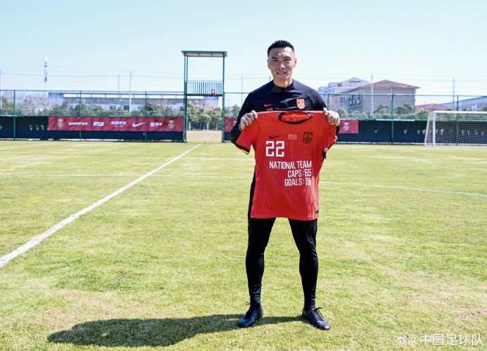  向退役的前國(guó)家隊(duì)球員于大寶表達(dá)感謝、送上祝福