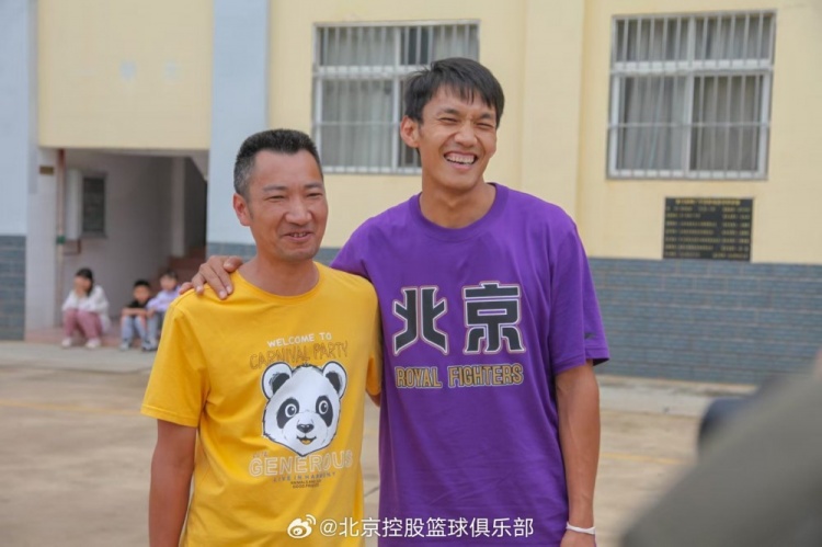  那一封信的故事還在延續(xù) 矣進(jìn)宏母校的師生們來(lái)到北京了！