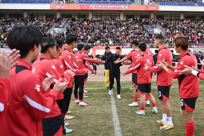  今日賽前，俱樂部為前球員馬曉磊及文爍舉行了退役儀式