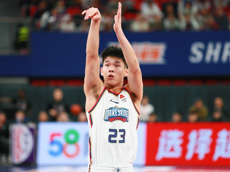  狀態(tài)可以！林葳半場8中5拿到13分1板1助