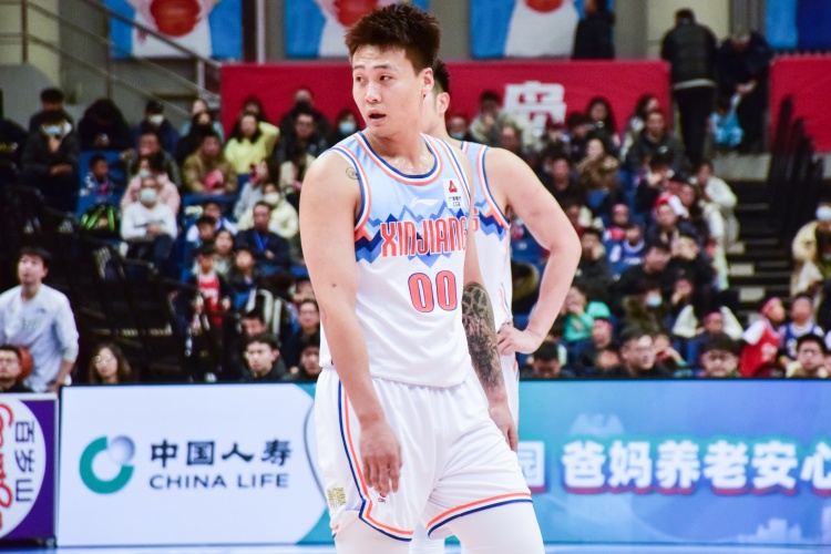  開場就手感熱！趙睿首節(jié)僅8分鐘 5中4&三分2中2拿到11分