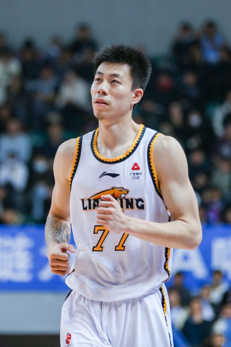  媒體人：張鎮(zhèn)麟、韓德君將因傷缺席今晚對(duì)陣北控的比賽