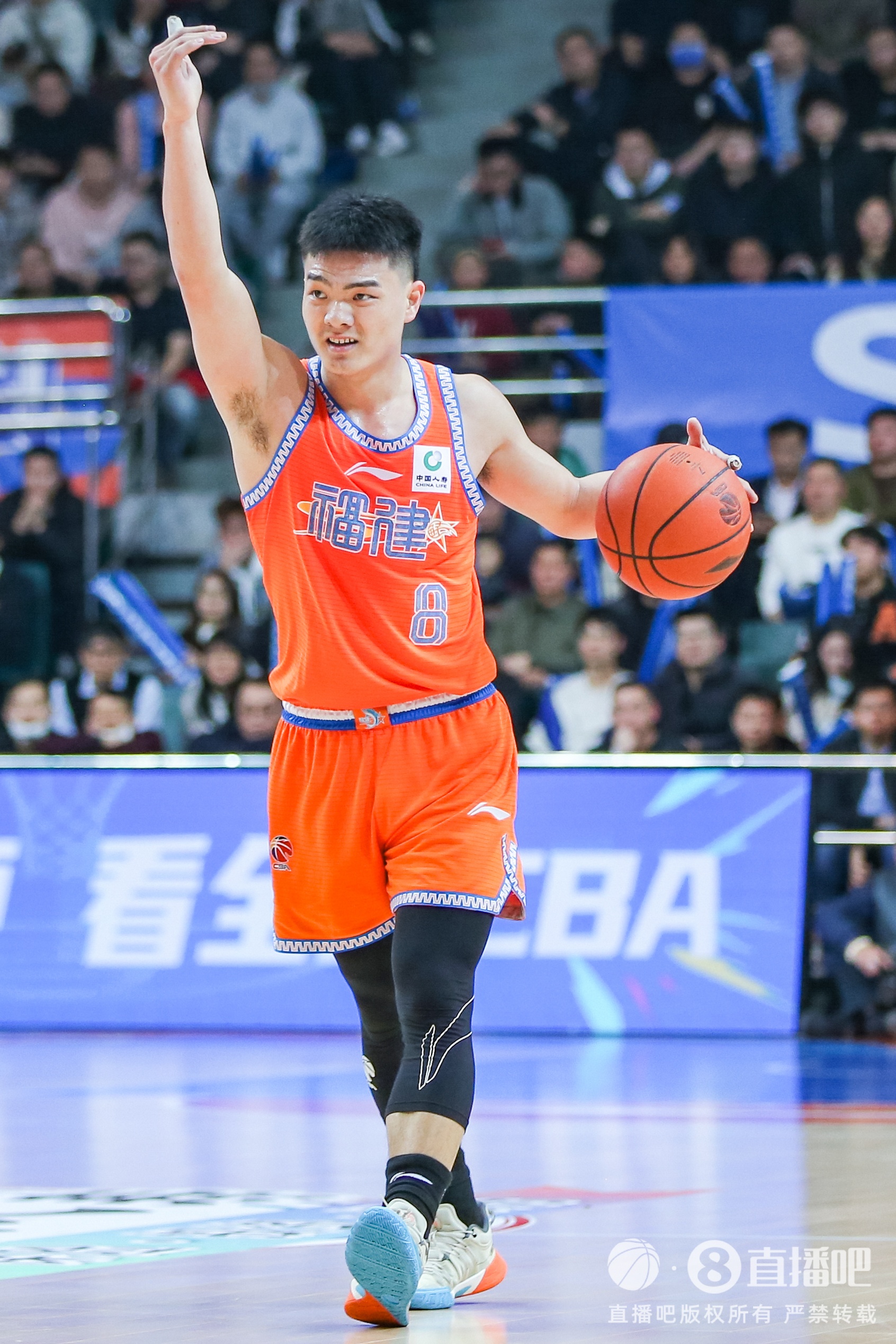  高效替補(bǔ)！黎伊揚(yáng)11投7中貢獻(xiàn)17分2板4助3斷