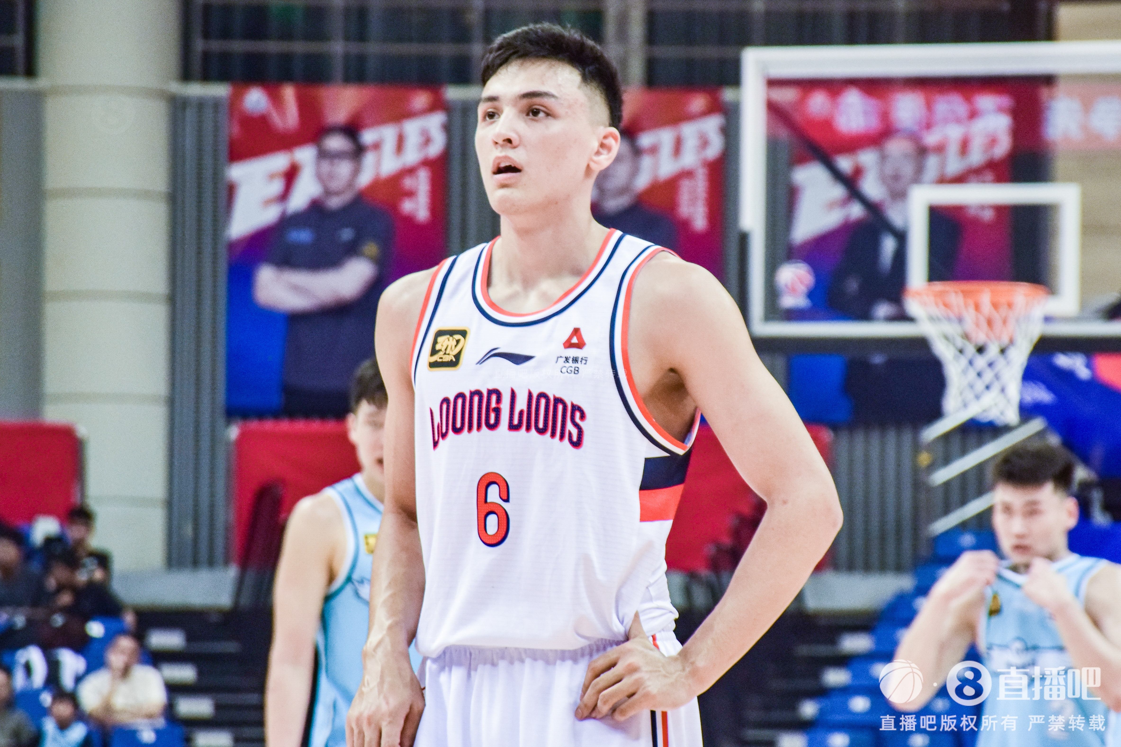  精準打擊！于米提半場5中5拿到13分 三分3中3