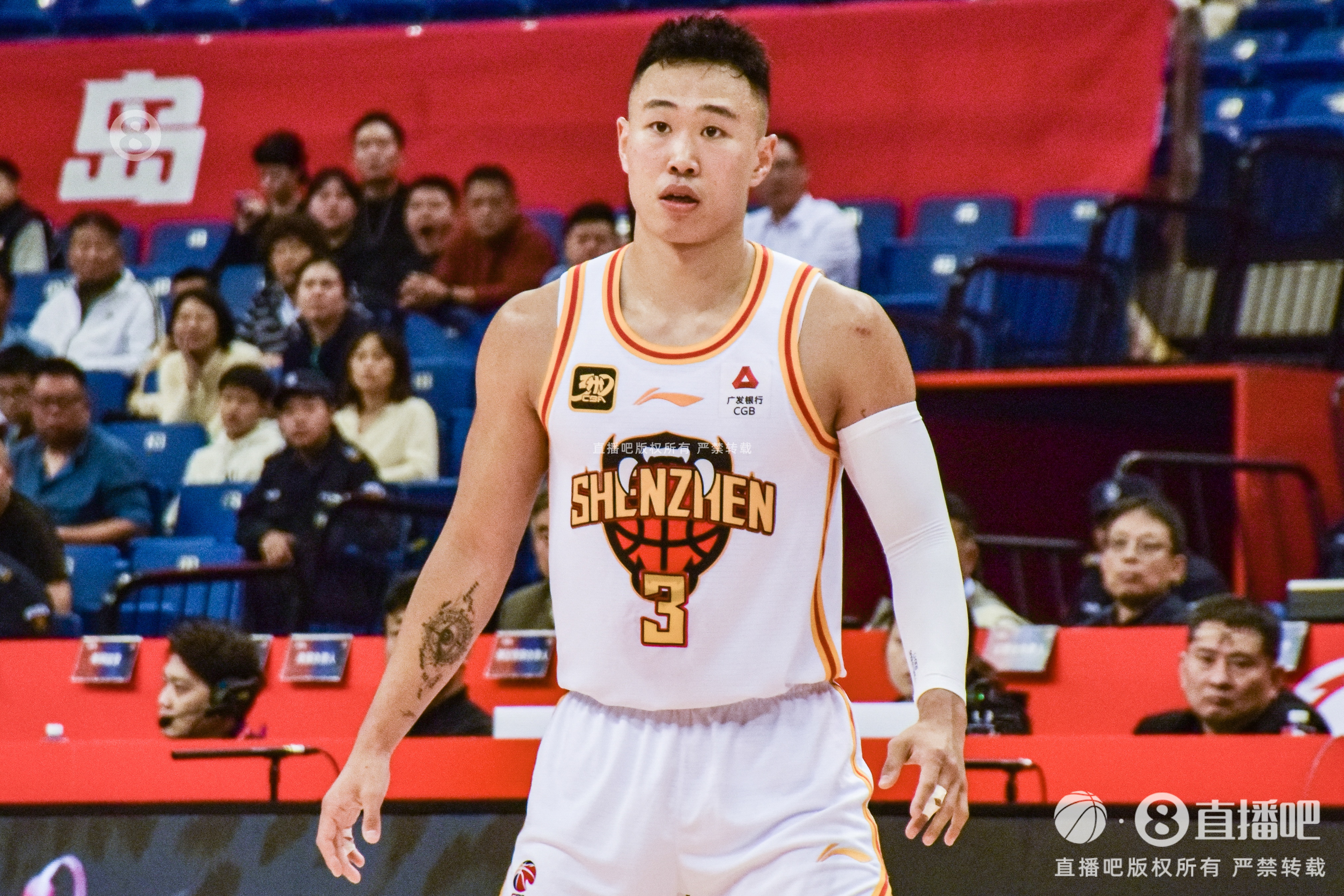  攻防俱佳！賀希寧17中8&三分7中3拿到19分 貢獻4次搶斷