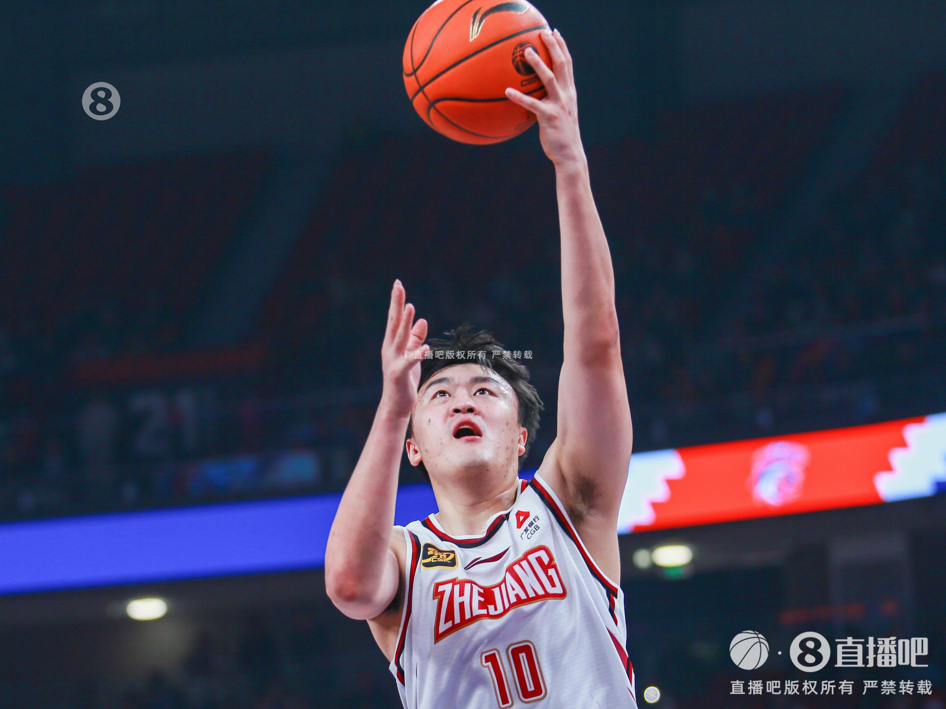  獲勝功臣！劉澤一11中9高效砍下19分13板2斷 拼下3前場(chǎng)籃板