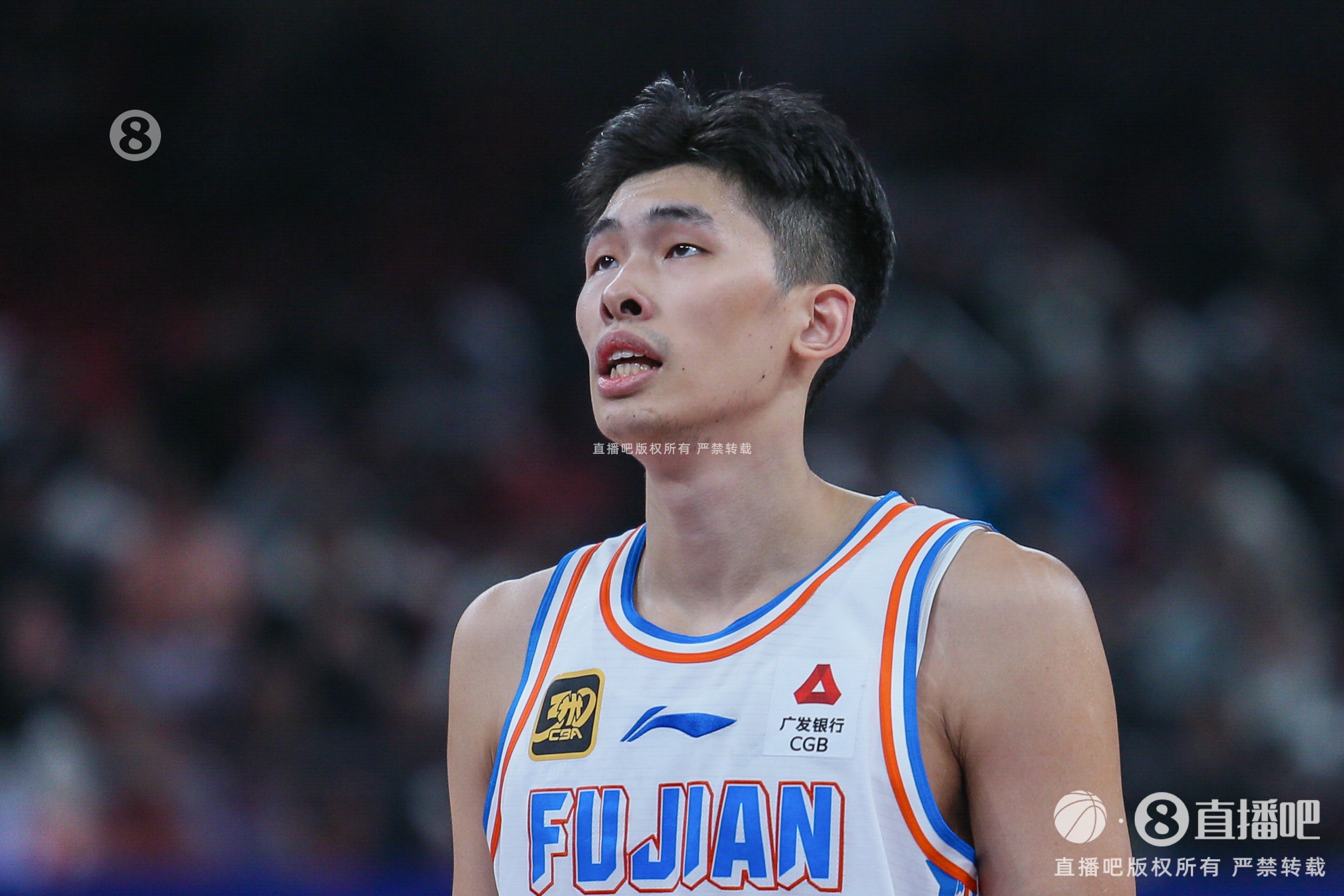  拼盡全力！鄒陽(yáng)打滿48分鐘14中7拿到25分5板3斷2帽 三分10中5
