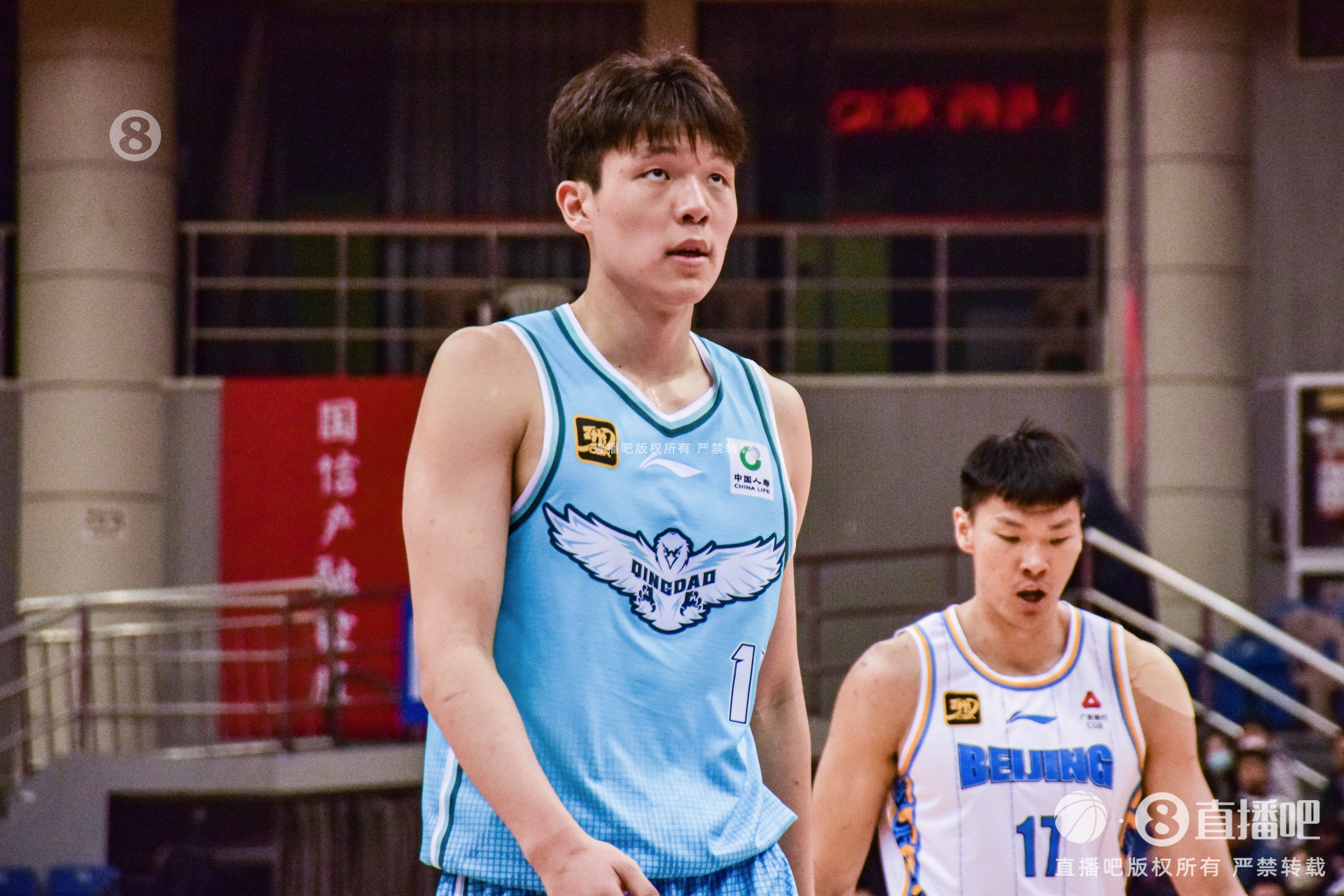  內(nèi)線攻防俱佳！楊瀚森半場10分鐘4中3砍9分11板&另有3斷2帽