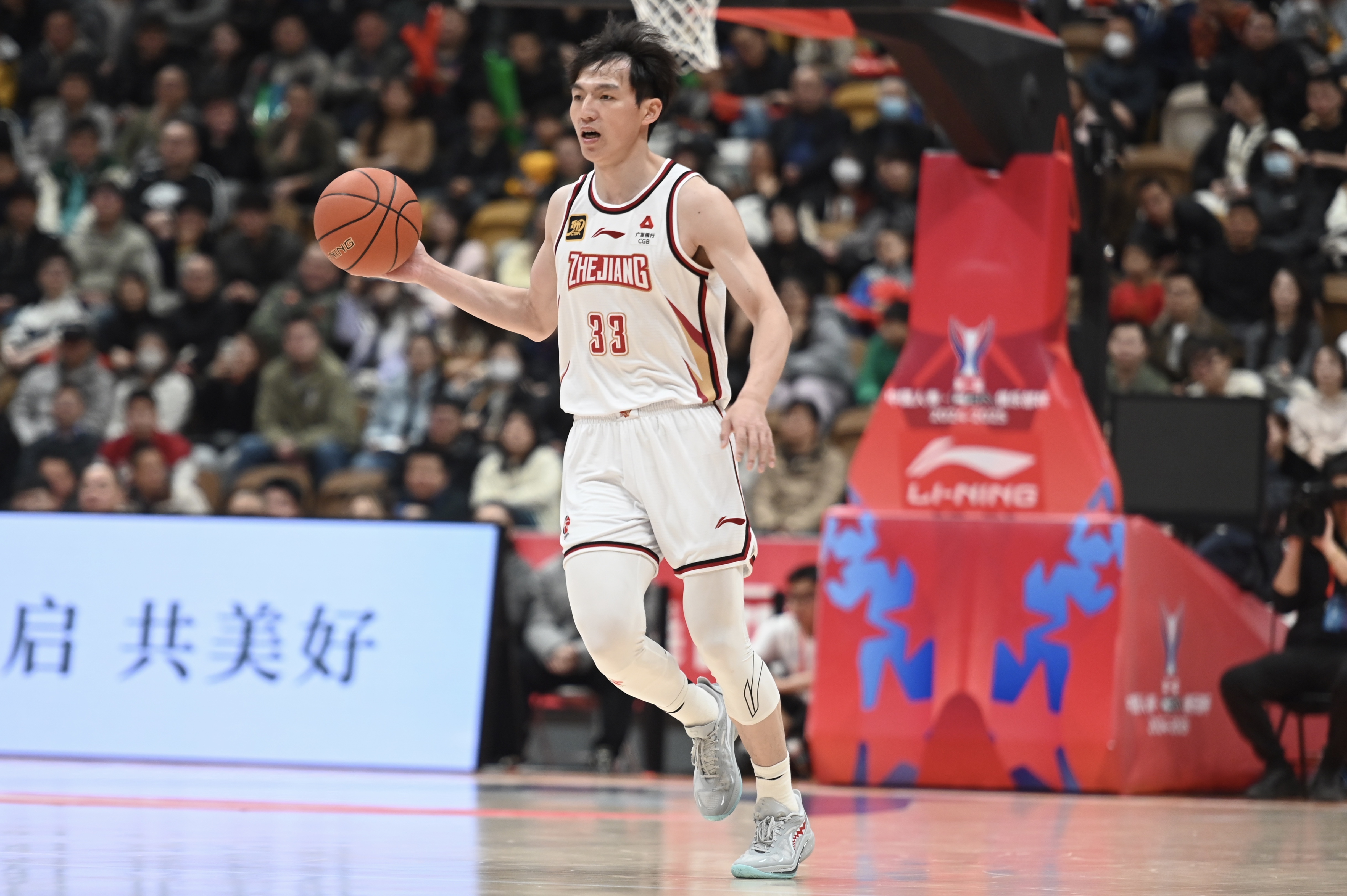  雙槍表現(xiàn)不錯！吳前和陸文博均9中5&三分合計15中7合砍30分